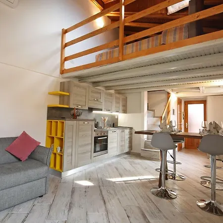 Luxury Loft Apartment *